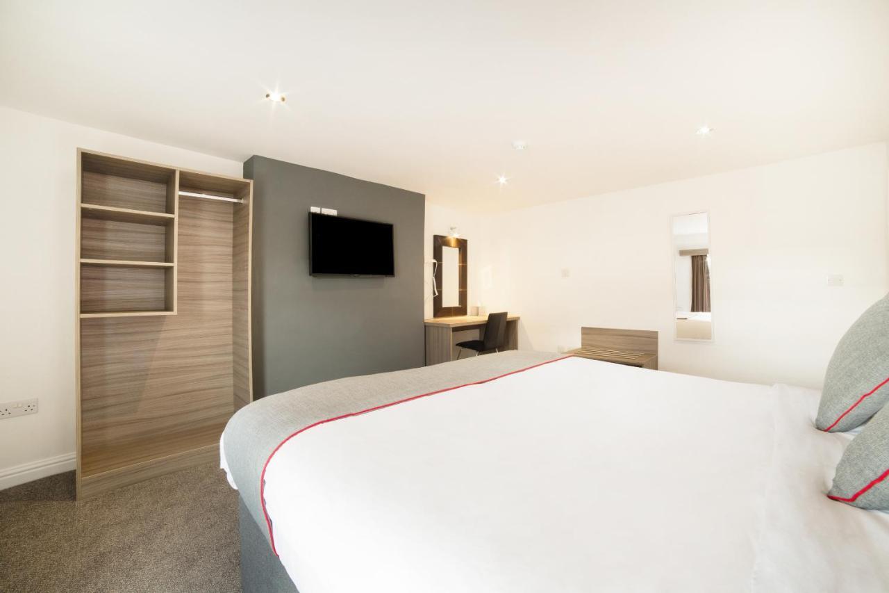 The Connaught Hotel Wolverhampton Exterior photo
