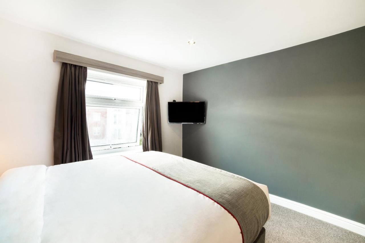 The Connaught Hotel Wolverhampton Exterior photo